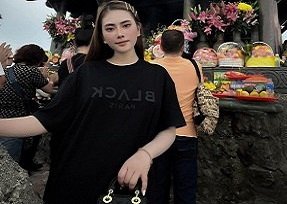 ลูกชายคนใหม่เลียหีแม่ของเขาสูงมาก