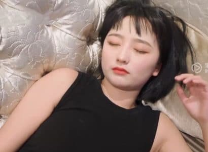 ชายผู้น่าสังเวชได้พบกับสาวเซ็กซี่ที่หลงใหลซึ่งกันและกันตลอดทั้งคืน